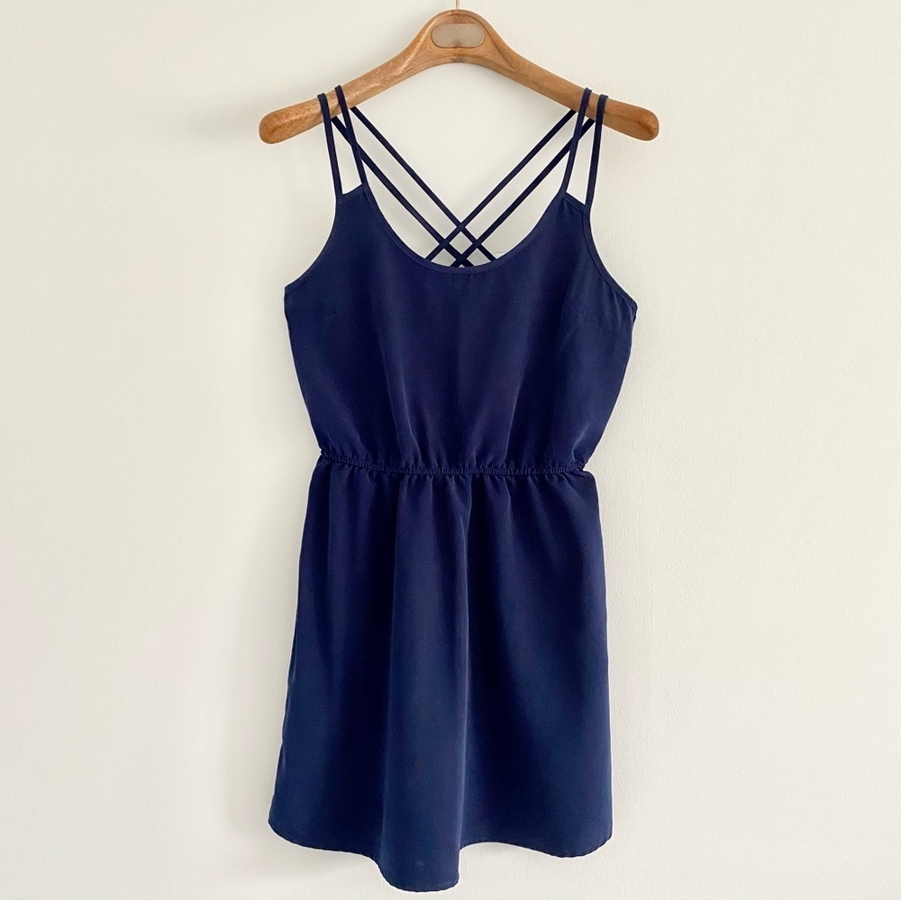 Forever 21 Navy Crisscross Dress Size Small